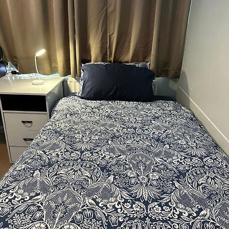 London Gateway Get-Away Apartman Hounslow Kültér fotó